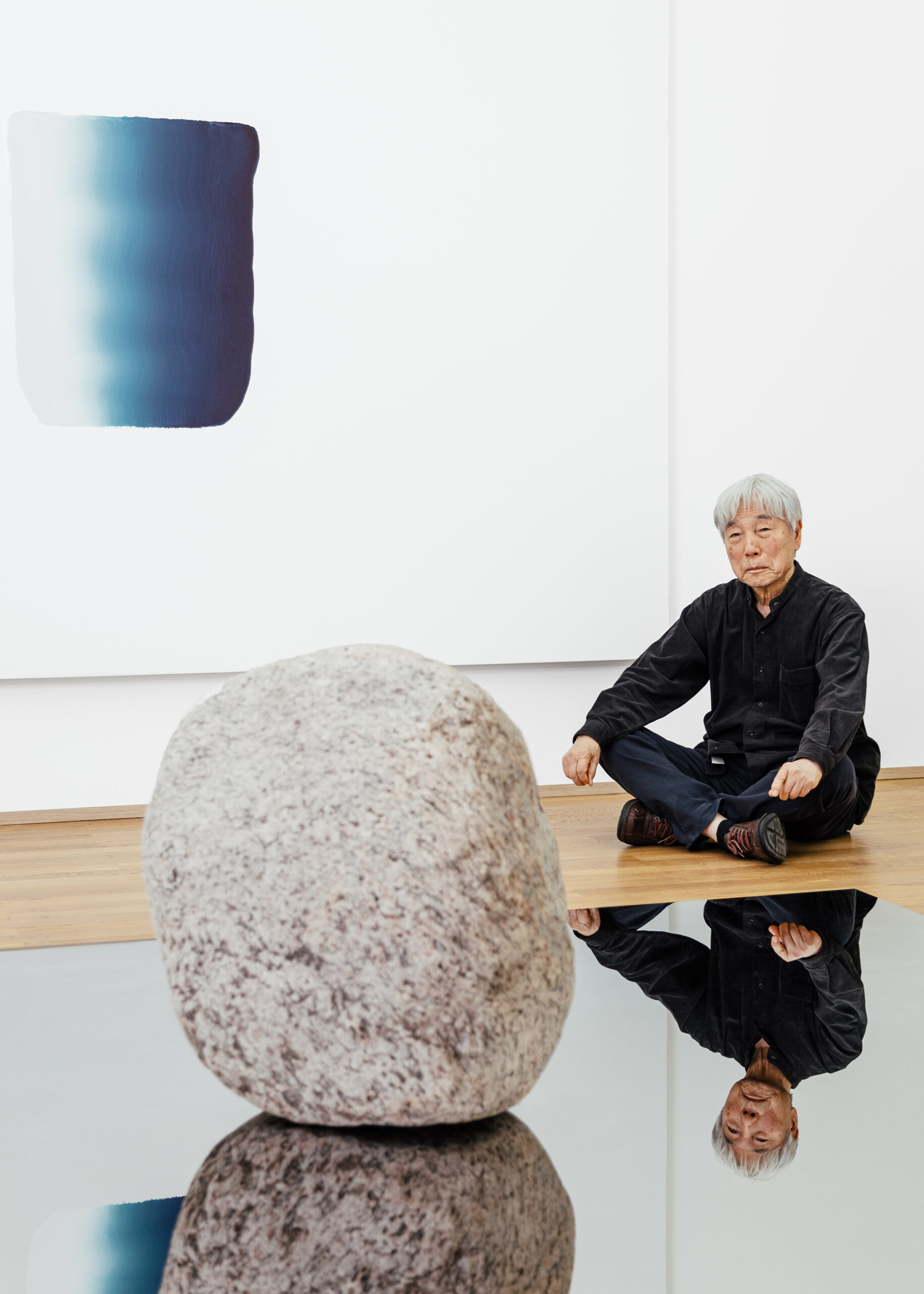 À Berlin, Lee Ufan pose ses pierres