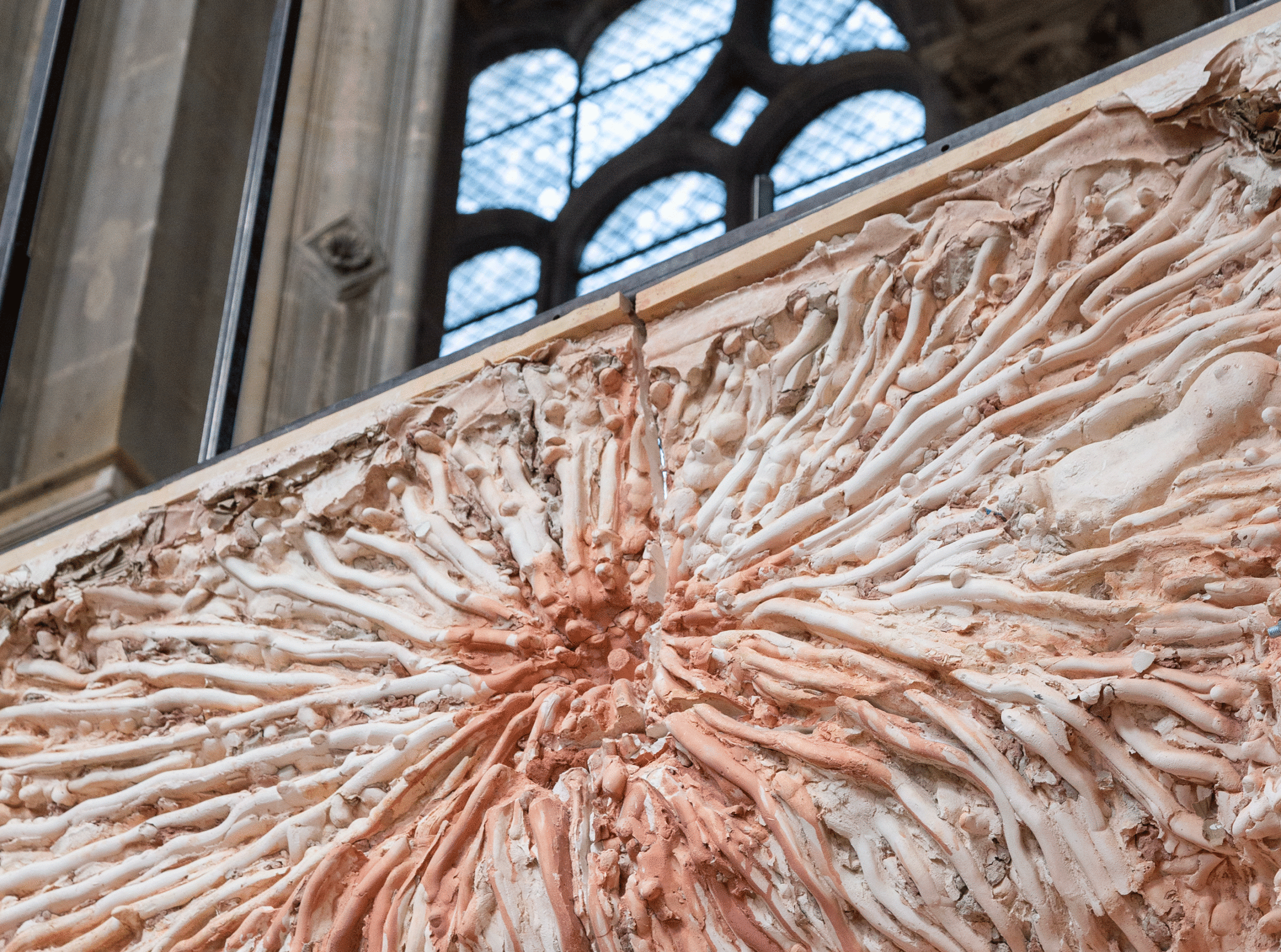 Monolithes et grains de blé : Rémi Marcel investit Saint-Eustache